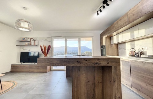 Mezzavia Apartment | Appartement Central, Très Belle vue Dégagée