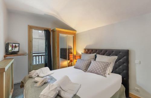 Courchevel Apartment | Appartement charmant avec sauna et balcons à Courchevel 1850, proche pistes, pour 4 personnes - FR-1-564-94