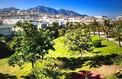 Bonneveine Apartment | Appartement Climatisé Avec Terrasse 2 mn Plage 3ch box Fermé