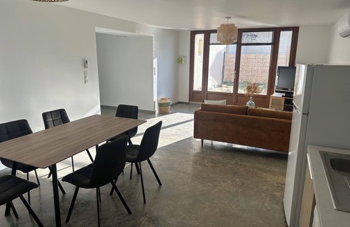 Pouzilhac Apartment | Appartement Climatisé Avec Extérieur