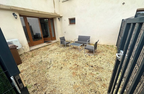 Pouzilhac Apartment | Appartement Climatisé Avec Extérieur