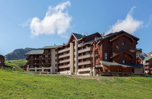 Plagne Soleil Condo | Appartement cosy 8p, retour ski aux pieds !