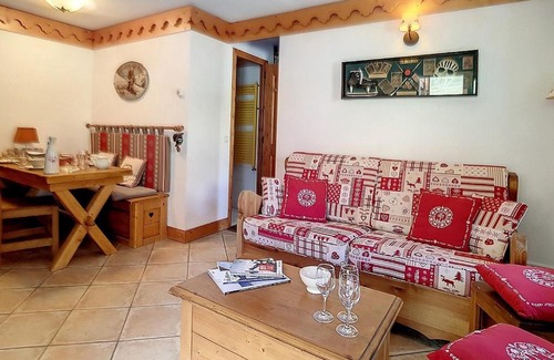 Reberty Apartment | Appartement confortable proche des pistes avec balcon, piscine, parking - FR-1-344-823