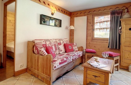 Reberty Apartment | Appartement confortable proche des pistes avec balcon, piscine, parking - FR-1-344-823