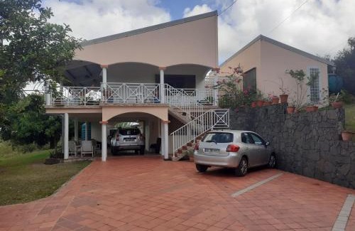 Ducos Apartment | Appartement confortable à Ducos avec terrasse - 107 m² - parking.