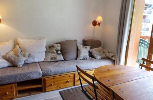 Areches Apartment | Appartement cosy pour 4, au cœur du village, proche des pistes et avec piscine estivale - FR-1-342-173