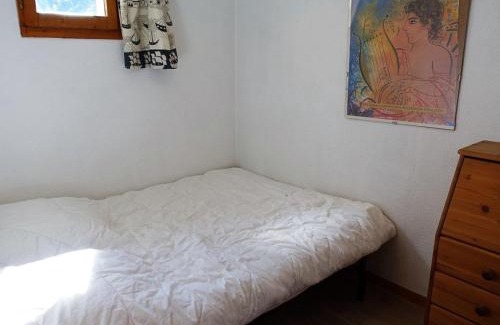Areches Apartment | Appartement cosy pour 4, au cœur du village, proche des pistes et avec piscine estivale - FR-1-342-173