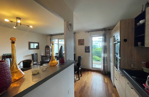 Le Bourget Apartment | Appartement Dans Résidence de Copropriétaire Très Calme