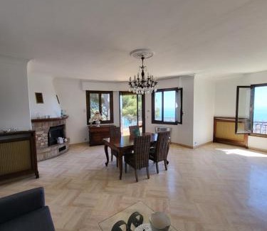 Beausoleil Apartment | Appartement dans villa provençale avec terrain de boules vue imprenable sur monaco