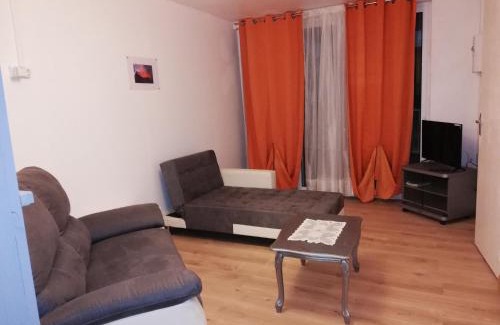 La Possession Apartment | Appartement de 2 chambres avec vue sur la mer jardin clos et wifi a la possession