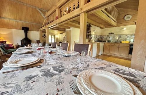 Praz-sur-Arly Apartment | Appartement de 5 pièces à Praz-sur-Arly avec cheminée, mezzanine et parking - 8 pers - FR-1-603-7