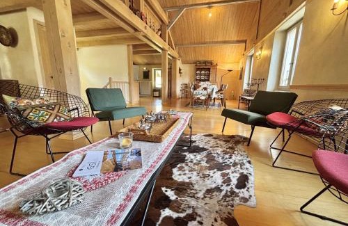 Praz-sur-Arly Apartment | Appartement de 5 pièces à Praz-sur-Arly avec cheminée, mezzanine et parking - 8 pers - FR-1-603-7