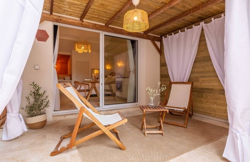 Ales Apartment | Appartement de Prestige Pour Couple- Avril/été- Spa, Sauna, Terrasse- Alès/gard