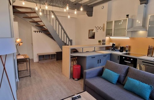 La Roche-Chalais Apartment | Appartement entièrement rénové en hyper centre! Le Rétro Chic - Terrasse privée - Parking gratuit