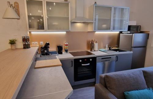 La Roche-Chalais Apartment | Appartement entièrement rénové en hyper centre! Le Rétro Chic - Terrasse privée - Parking gratuit