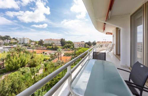 California - Pezou Apartment | Appartement entièrement équipé de 105 m2 avec vue mer et collines
