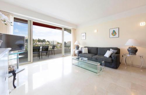 California - Pezou Apartment | Appartement entièrement équipé de 105 m2 avec vue mer et collines