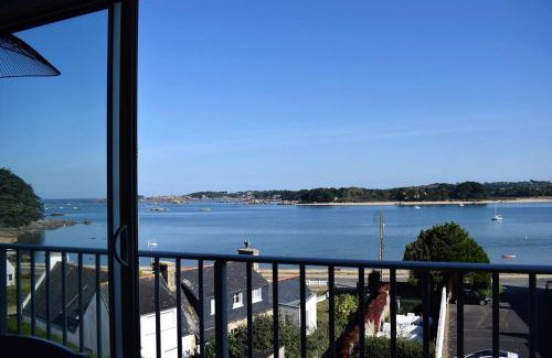 Tregastel Apartment | Appartement entièrement rénové avec SUPERBE VUE sur la Baie Sainte-Anne à TREGASTEL - Ref 96
