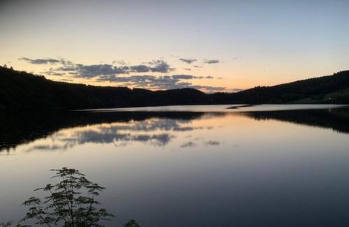 Mont-Dore Apartment | Appartement F2 au Mont-Dore, RDC, parking privé, tout équipé, animaux acceptés - FR-1-415-101