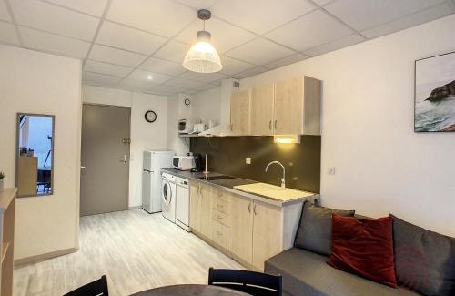 Lamalou-les-Bains Apartment | Appartement F2 tout équipé avec balcons, ascenseur et Wi-Fi, proche des thermes de Lamalou - FR-1-451-141