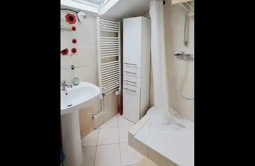 La Ferte-Gaucher Apartment | Appartement F3 Avec Piscine Partage, Plage et Horraire a la Limite