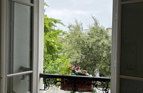 Bois-Colombes Apartment | Appartement 2 Pièces Calme Comme à la Campagne et au Coeur de la Ville!