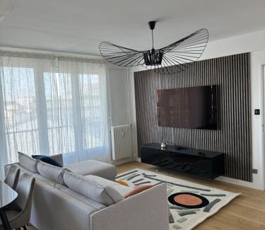 Republique–Point-du-Jour Apartment | Appartement de charme sur les toits de Boulogne !