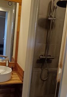 La Celle-sous-Gouzon Apartment | Appartement plus parking à 100 mètres de Prte de Thiers