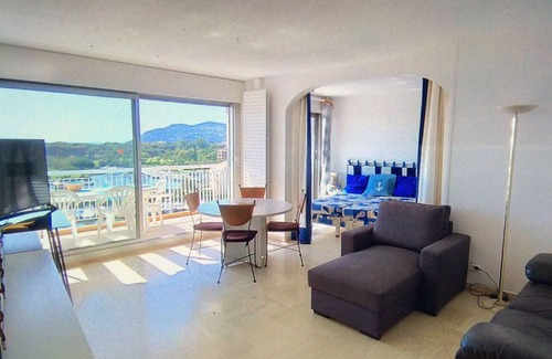 Mandelieu-La-Napoule Apartment | Appartement Lumineux à Cannes Marina, Dernier Étage, vue Marina - Baie de Cannes