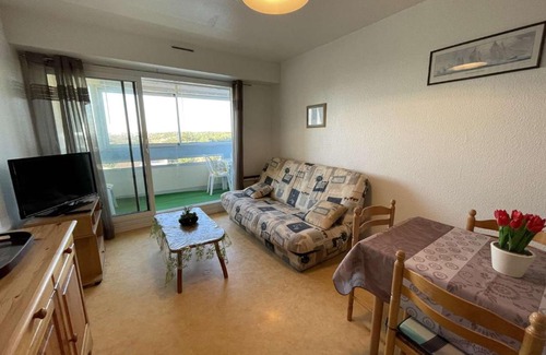 Saint-Hilaire-de-Riez Apartment | Appartement cosy proche plage avec balcon et vue mer - FR-1-224C-48
