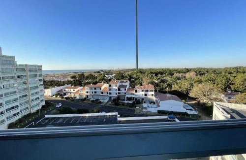 Saint-Hilaire-de-Riez Apartment | Appartement cosy proche plage avec balcon et vue mer - FR-1-224C-48