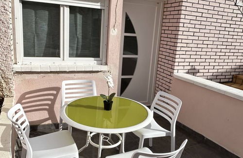 Varennes-sur-Seine Apartment | Appartement de Plein Pied Avec Terrasse à 20mn du Château de Fontainebleau