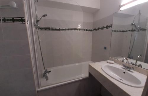 Vieux-Boucau-les-Bains Apartment | Appartement Duplex T2 avec Piscine à Vieux-Boucau, Proche Plage - FR-1-239-769