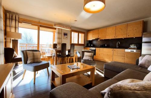 Samoens Apartment | Appartement lumineux 2 chambres, terrasse sud, parking, WiFi - FR-1-624-128