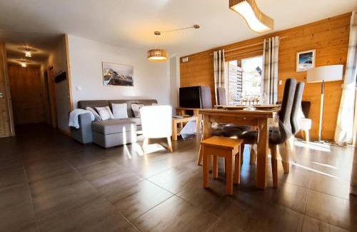 Samoens Apartment | Appartement lumineux 2 chambres, terrasse sud, parking, WiFi - FR-1-624-128