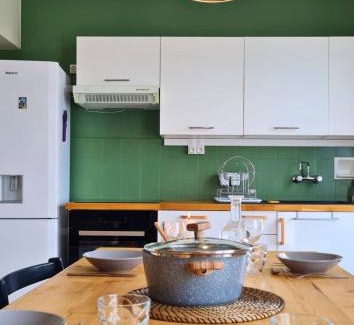 Royan Apartment | Appartement lumineux proche plage et marché, centre-ville accessible à pied parking gratuit I SWEET HOMES LOCATION