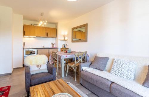Plagne Centre Apartment | Appartement moderne avec vue Mont Blanc, proche pistes, casier à skis et garage privatif - FR-1-351-101