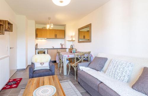 Plagne Centre Apartment | Appartement moderne avec vue Mont Blanc, proche pistes, casier à skis et garage privatif - FR-1-351-101