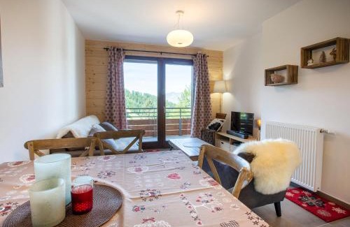 Plagne Centre Apartment | Appartement moderne avec vue Mont Blanc, proche pistes, casier à skis et garage privatif - FR-1-351-101