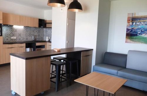 La Tranche-sur-Mer Apartment | Appartement PMR avec balcon, piscine, parking et plage à La Tranche-sur-Mer - FR-1-194-229
