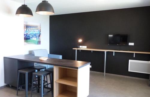 La Tranche-sur-Mer Apartment | Appartement PMR avec balcon, piscine, parking et plage à La Tranche-sur-Mer - FR-1-194-229
