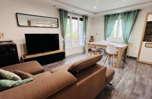 Annecy Apartment | Appartement Proche centre ville avec Parking Gratuit