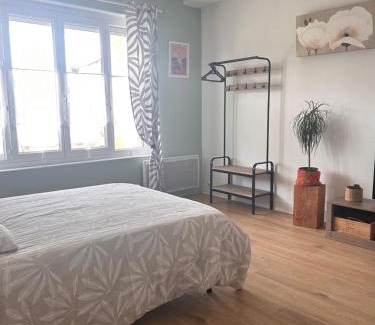 Ouistreham Apartment | Appartement proximité bord de mer parking privé