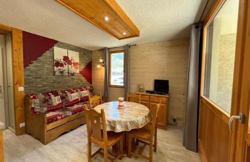 Val Cenis Apartment | Appartement rénové 4 pers, terrasse, au pied des pistes à Val-Cenis - FR-1-508-178