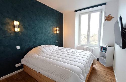 Trebeurden Apartment | Appartement rénové au centre de Trébeurden, 400m de la plage, proche commerces - FR-1-368-407