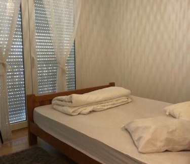 Esquieze-Sere Apartment | Appartement spacieux 3 chambres avec balcon et parking privé