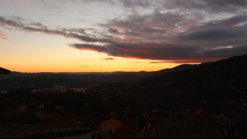 Grasse Apartment | Appartement spacieux et chaleureux à Grasse