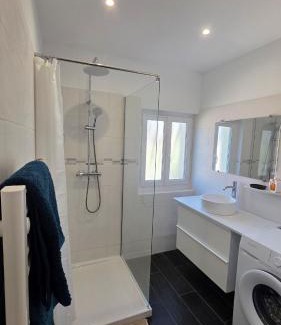 Salernes Apartment | Appartement spacieux et lumineux
