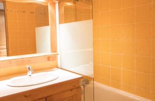 Val Cenis Apartment | Appartement spacieux pour 6 au pied des pistes avec PARKING et WIFI - FR-1-508-27