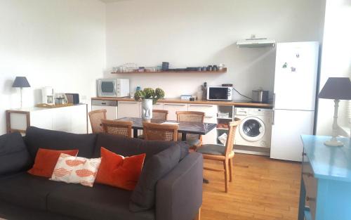 Perros-Guirec Apartment | Appartement spacieux à 200 m de la plage - Hôtel de l'Europe